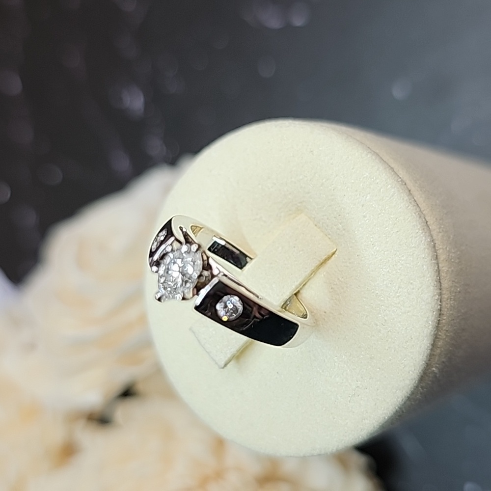G/VVS1 0.58 OVAL DIAMOND CATHEDRAL SET 14 KT WHITE GOLD RING WITH APPRA… - Picture 1 of 16